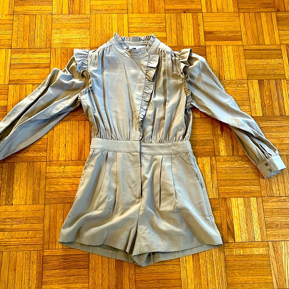 Ruffle romper - Picture 1 of 10